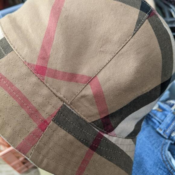 Burberry Reversible Bucket Hat Plaid British Tan Red Script - Picture 10 of 12